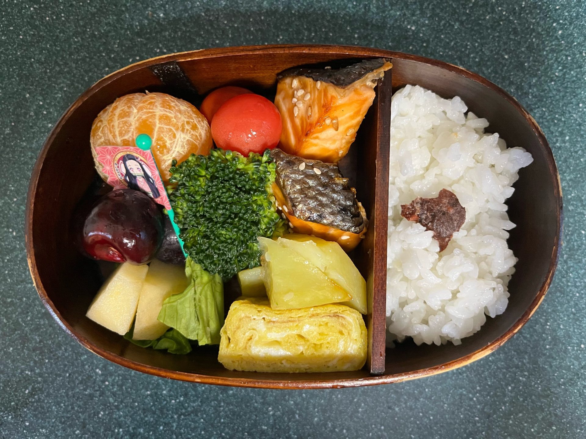 今日のお弁当(2/19)
メインは鮭の漬け焼きでした