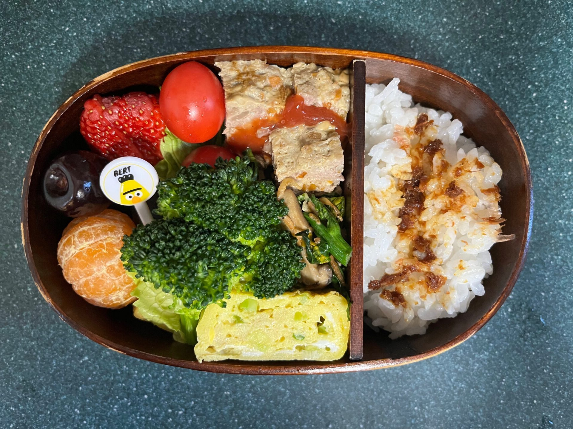 今日のお弁当(2/24)
メインはミートローフでした