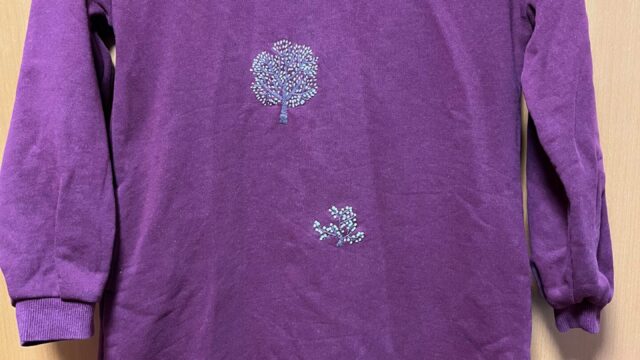 ワンピースに繕い刺繍