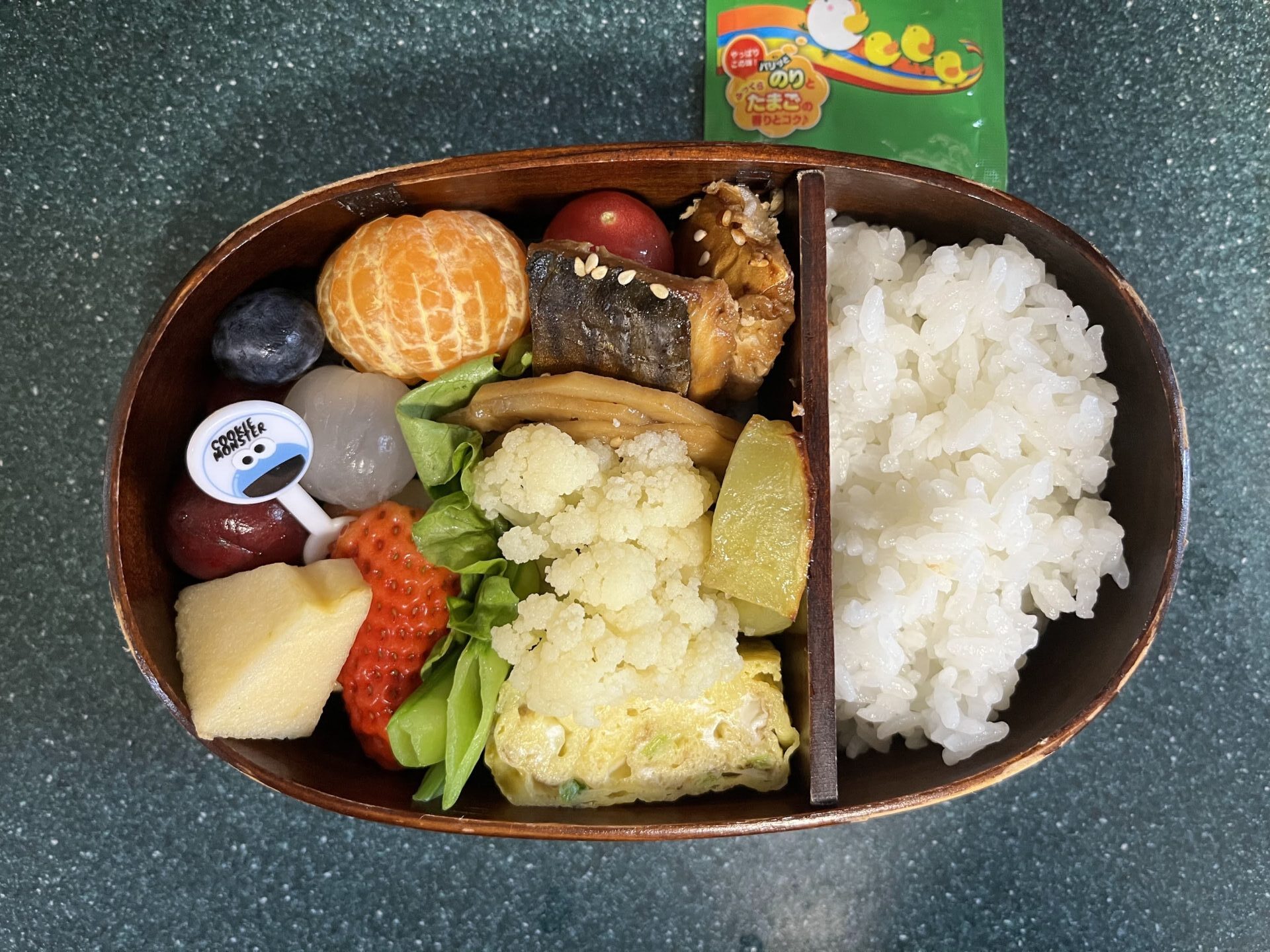 今日のお弁当(3/11)
メインは鯖の漬け焼きでした