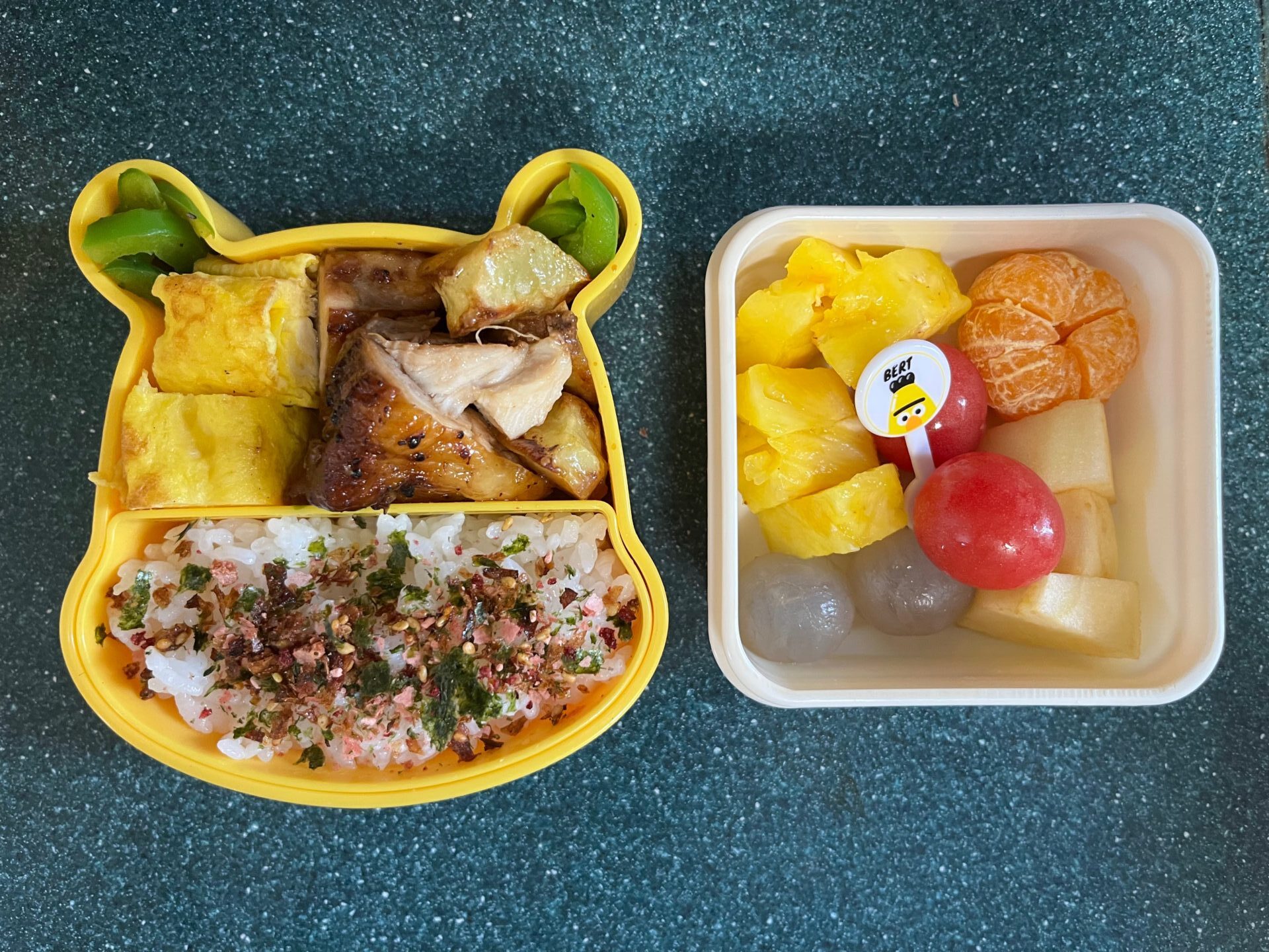 今日のお弁当(3/31)
メインは鶏肉の味噌ヨーグルト焼きでした