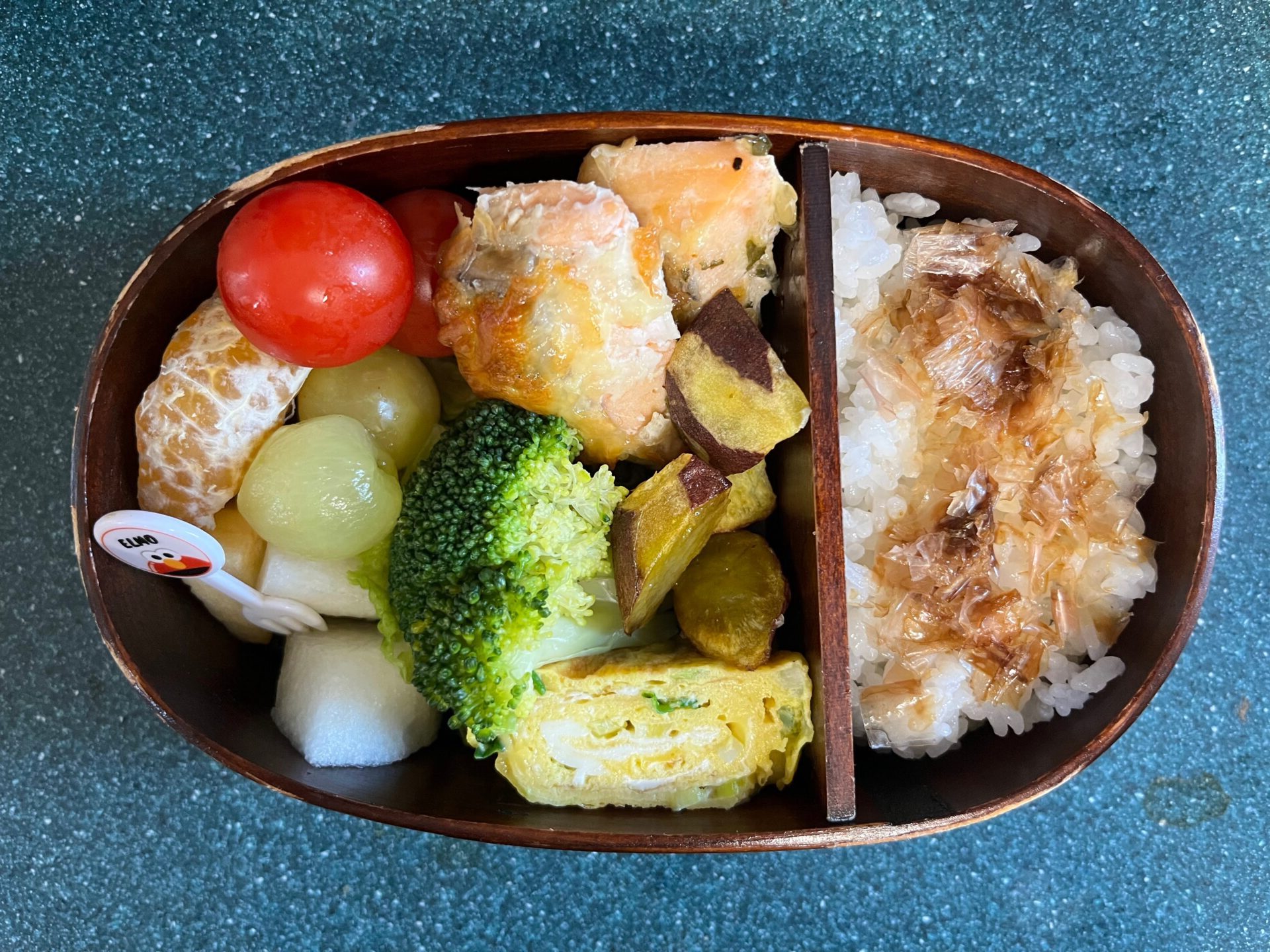 今日のお弁当(4/22)
メインはシャケのマヨチーズ焼きでした
