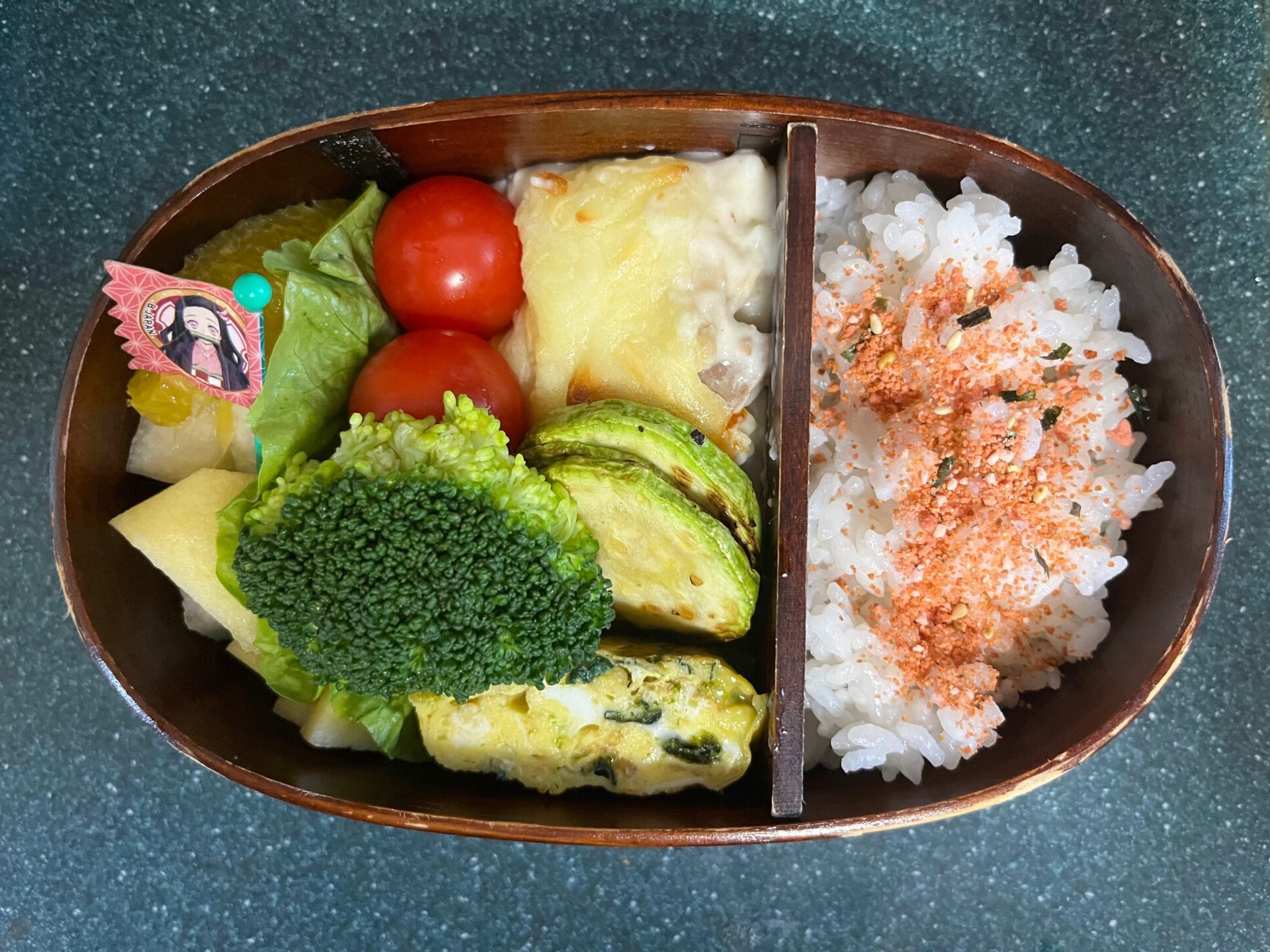 今日のお弁当(5/8)
メインはチキンエビグラタンでした