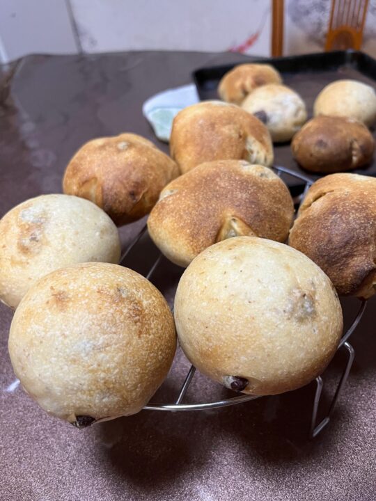 ぶどうパンを焼きました