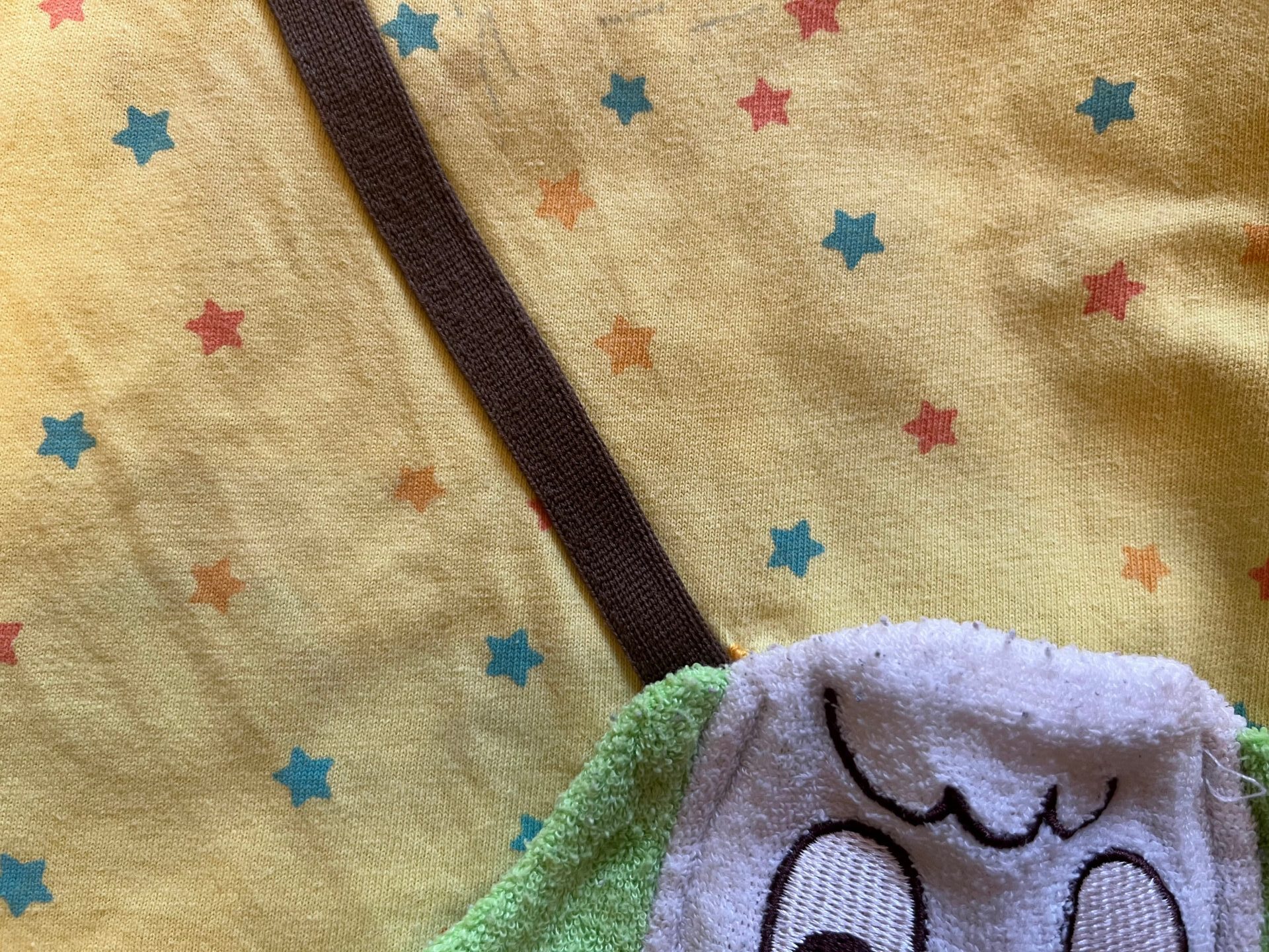 穴を塞いだTシャツ