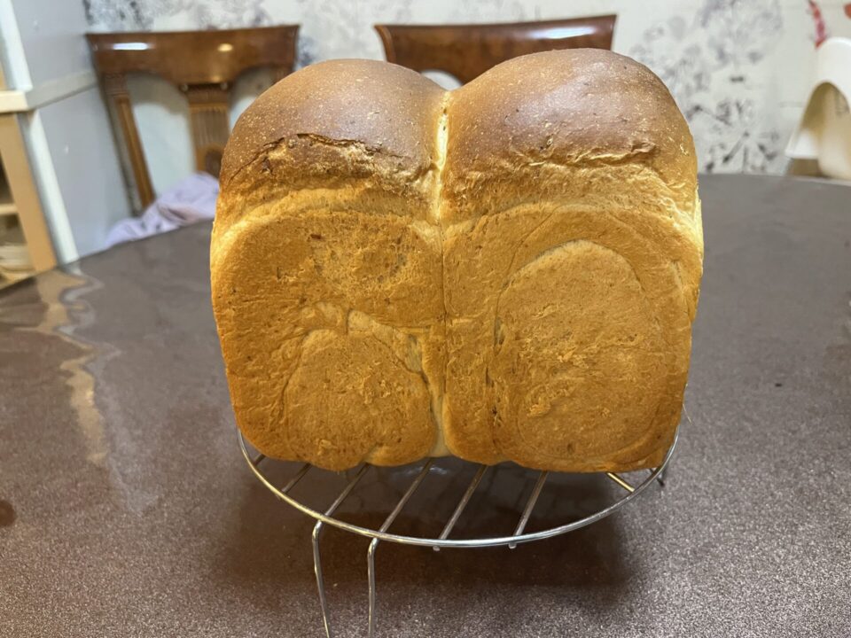 サンドイッチ用に食パンを焼きました
