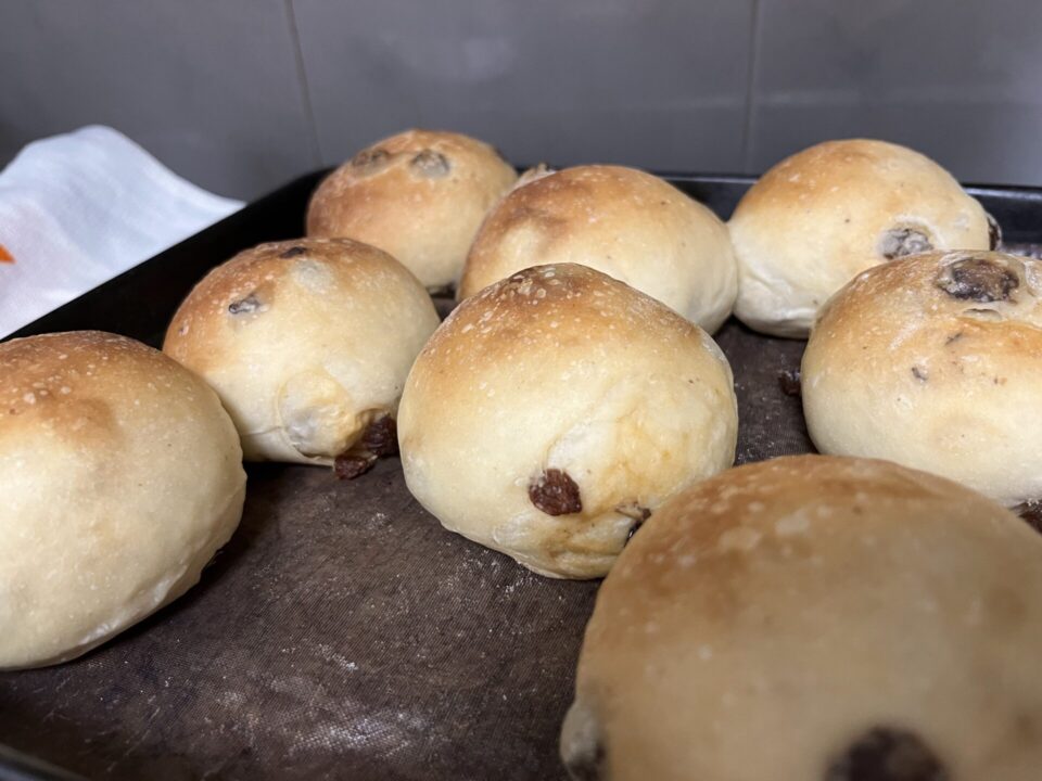自家製ぶどうパン