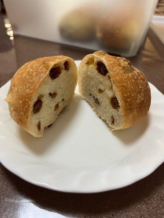 自家製酵母のぶどうパン