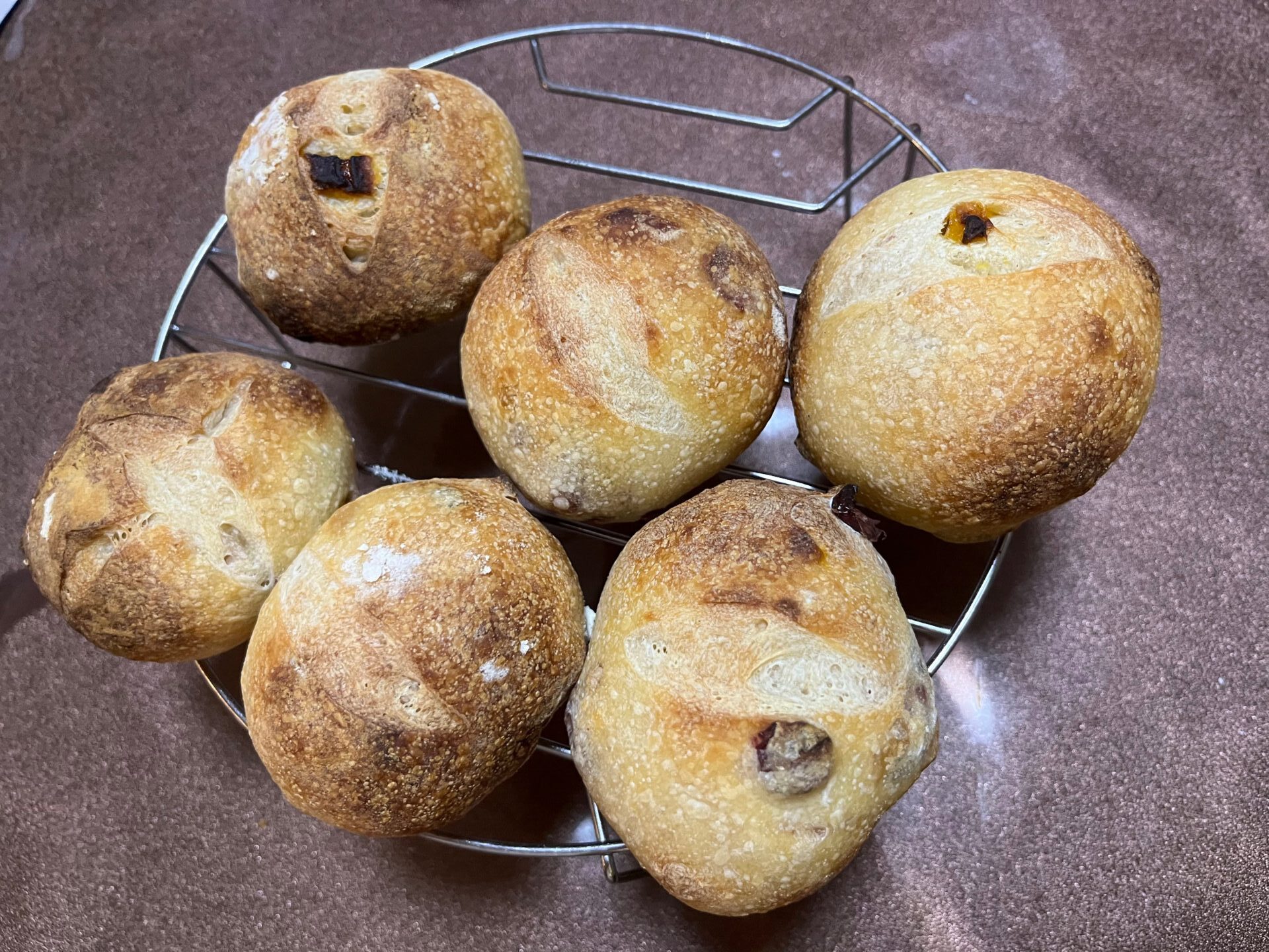 ドライマンゴーとクランベリーのパン