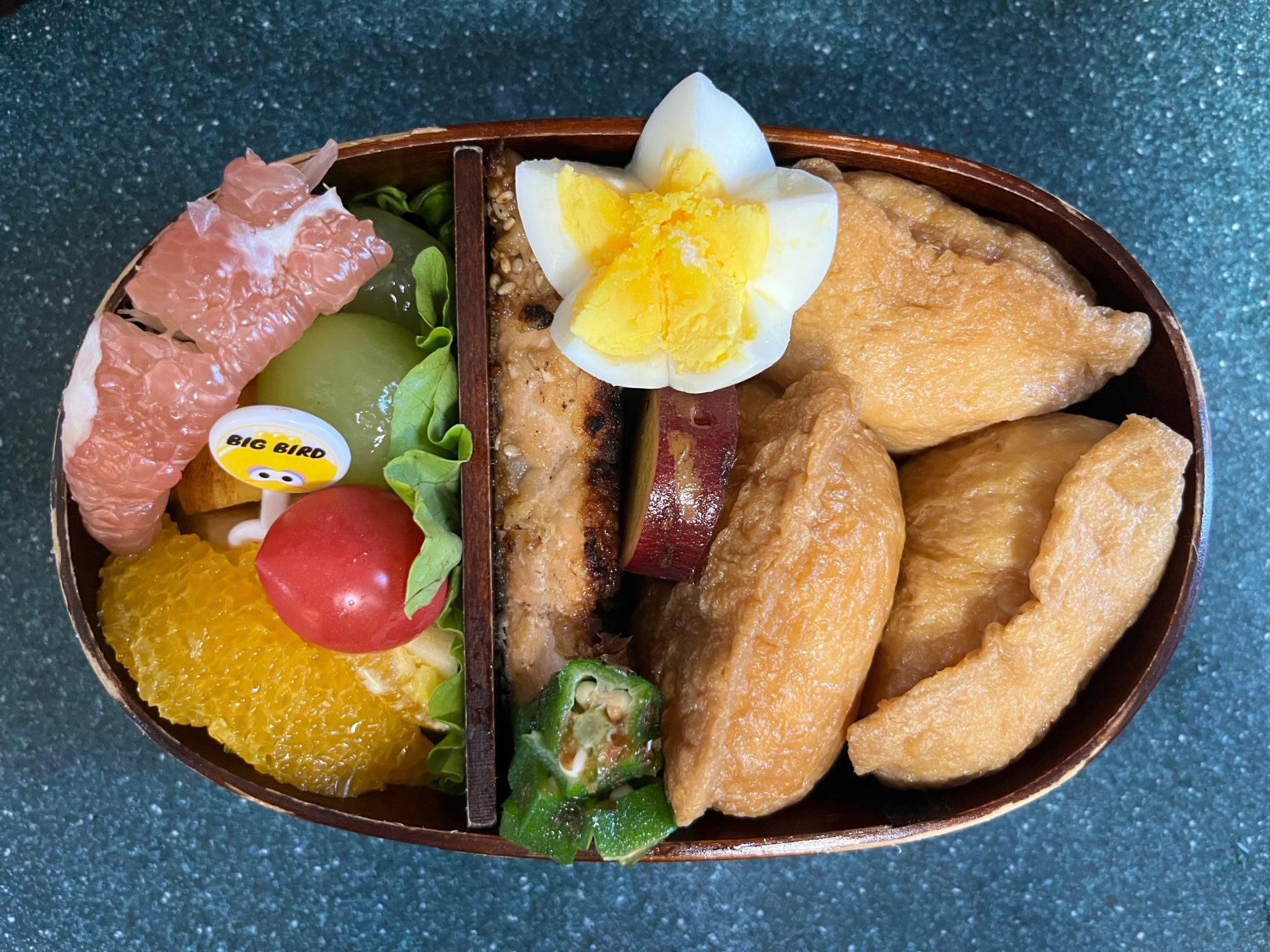 今日のお弁当(10/28)
おいなりさんでした