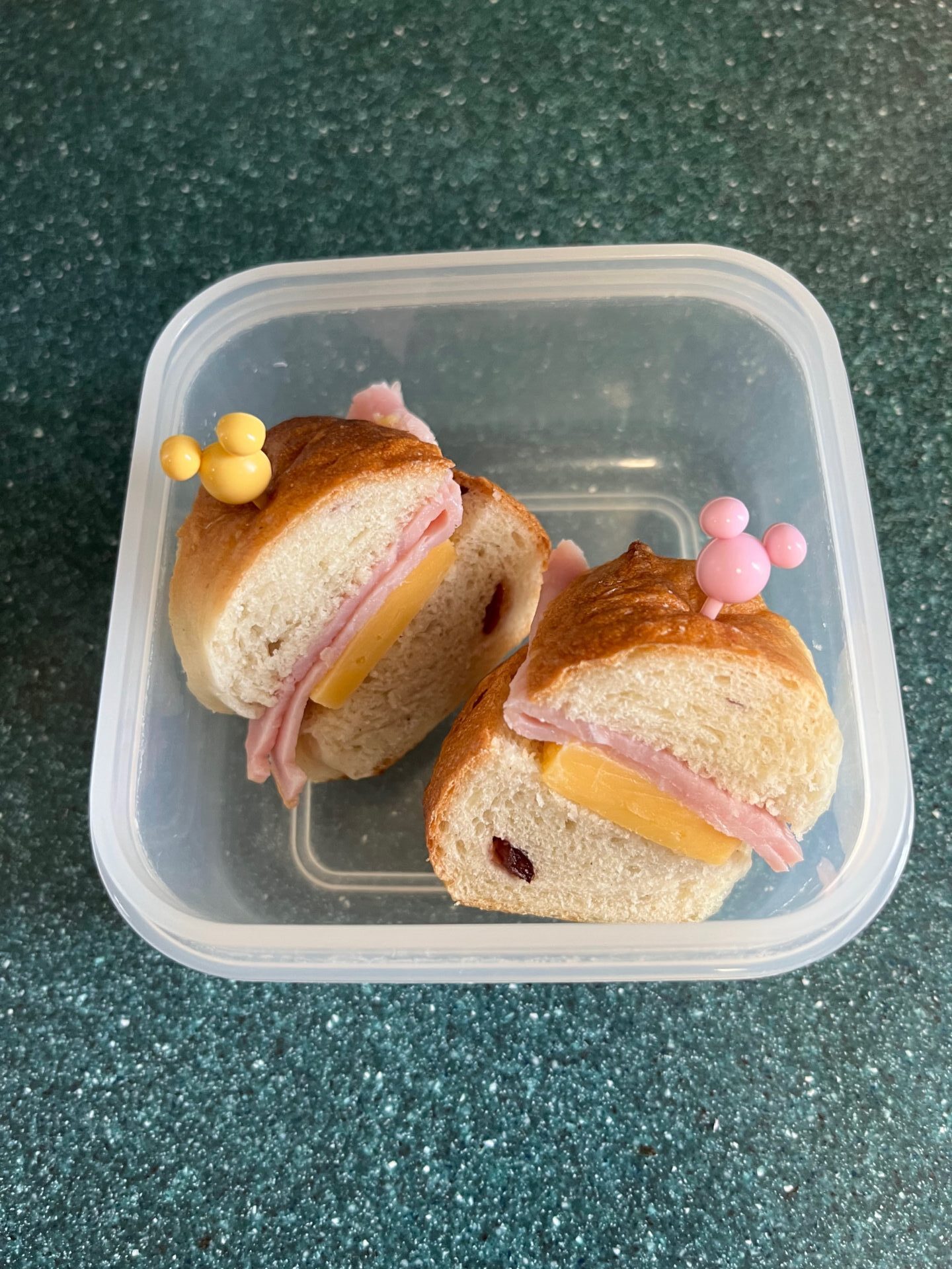 ハムとチーズのベーグルサンド