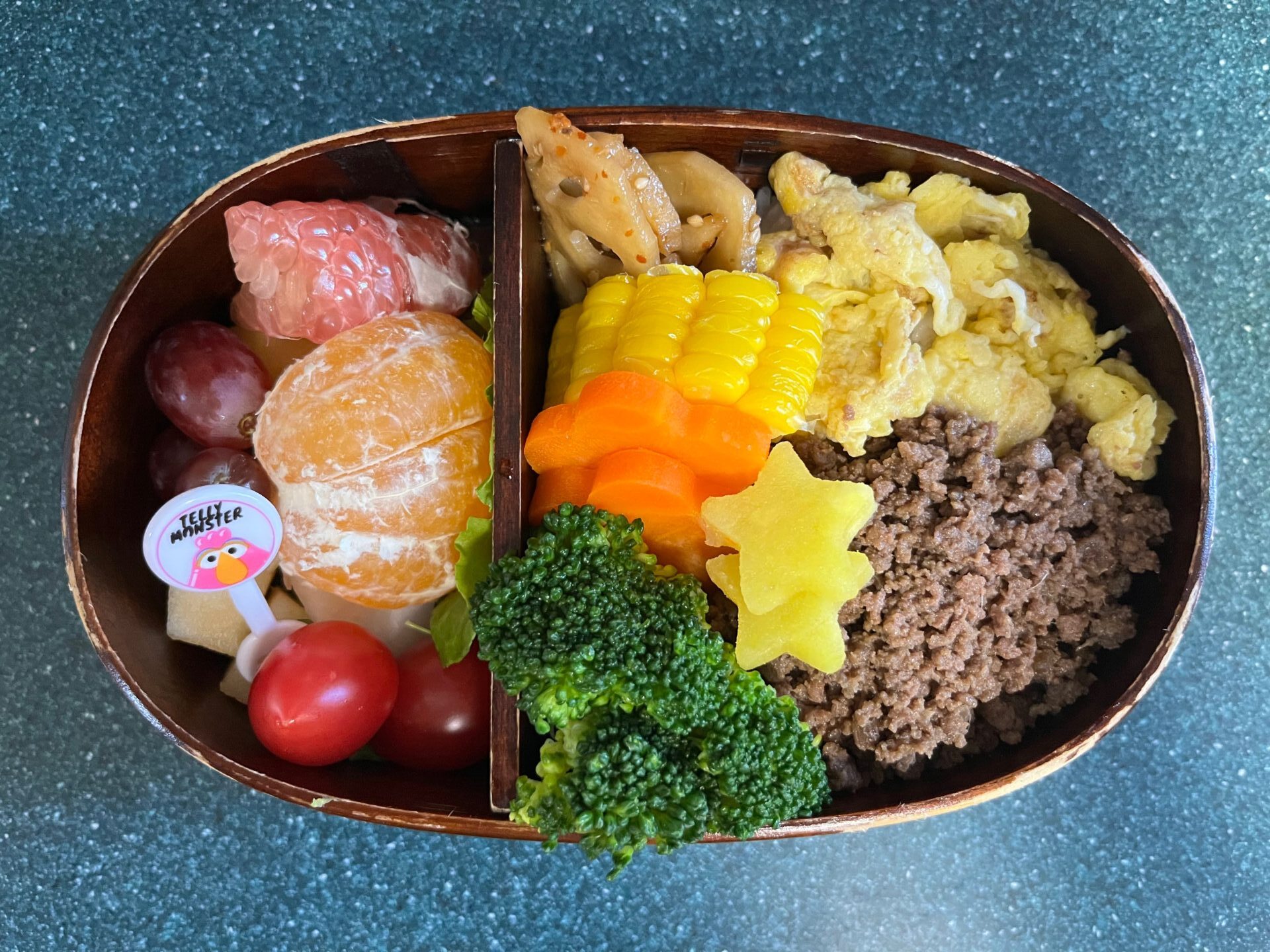 今日のお弁当(11/10)
牛そぼろ二色丼でした