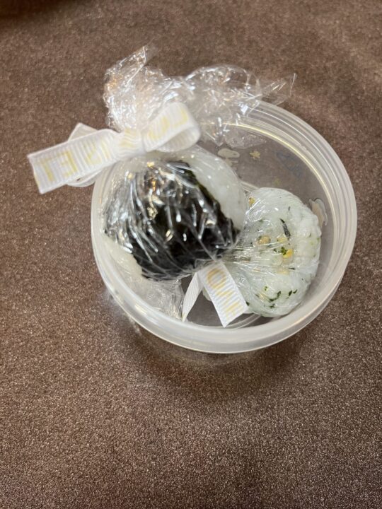 11/20おやつ、おむすび