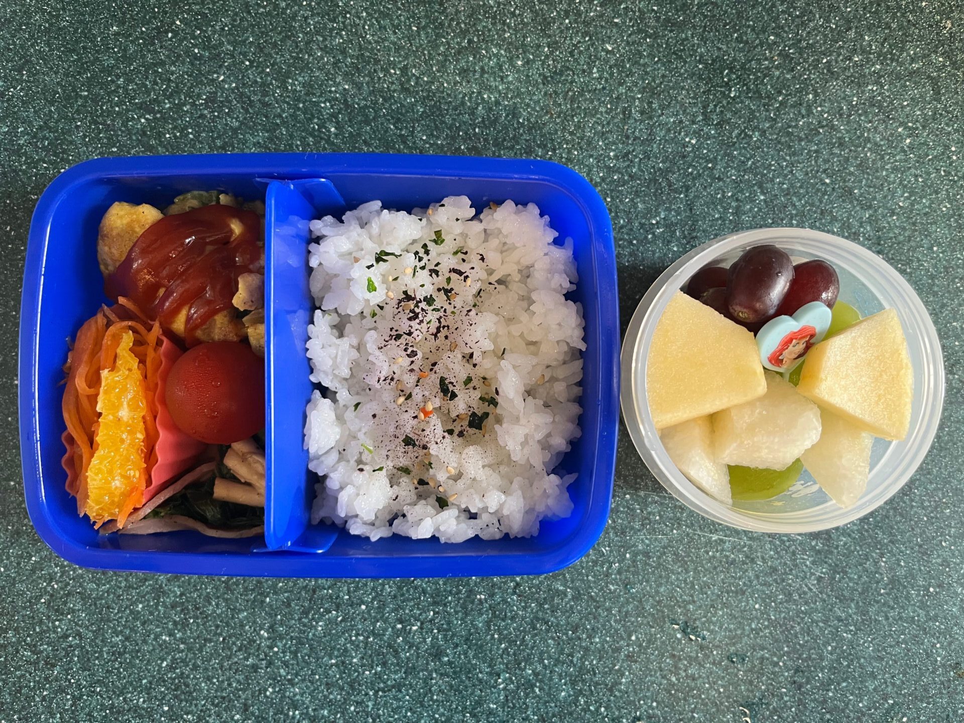 今日のお弁当(11/21)
メインはオムレツでした