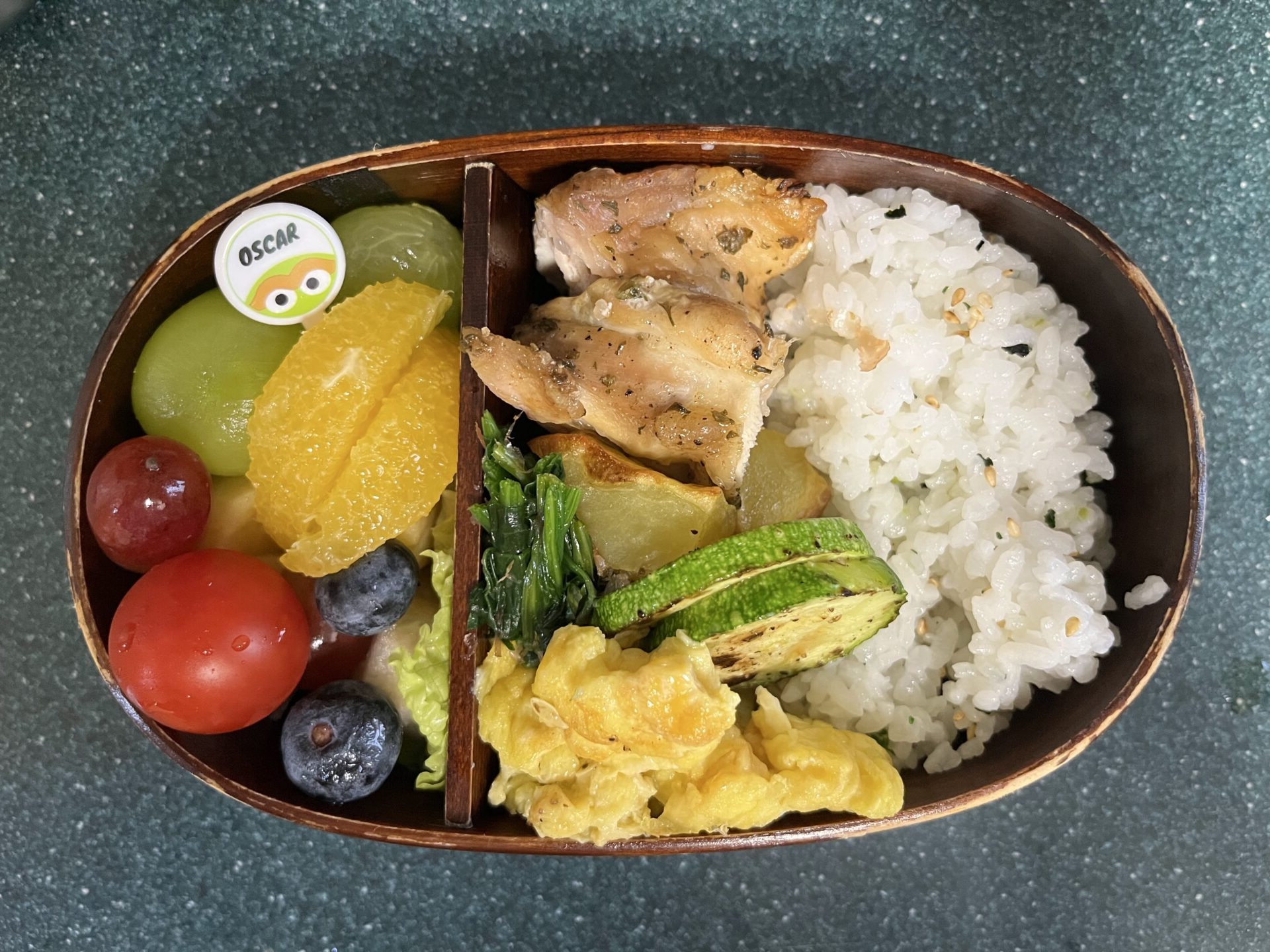 今日のお弁当(12/1)
メインはグリルチキンでした