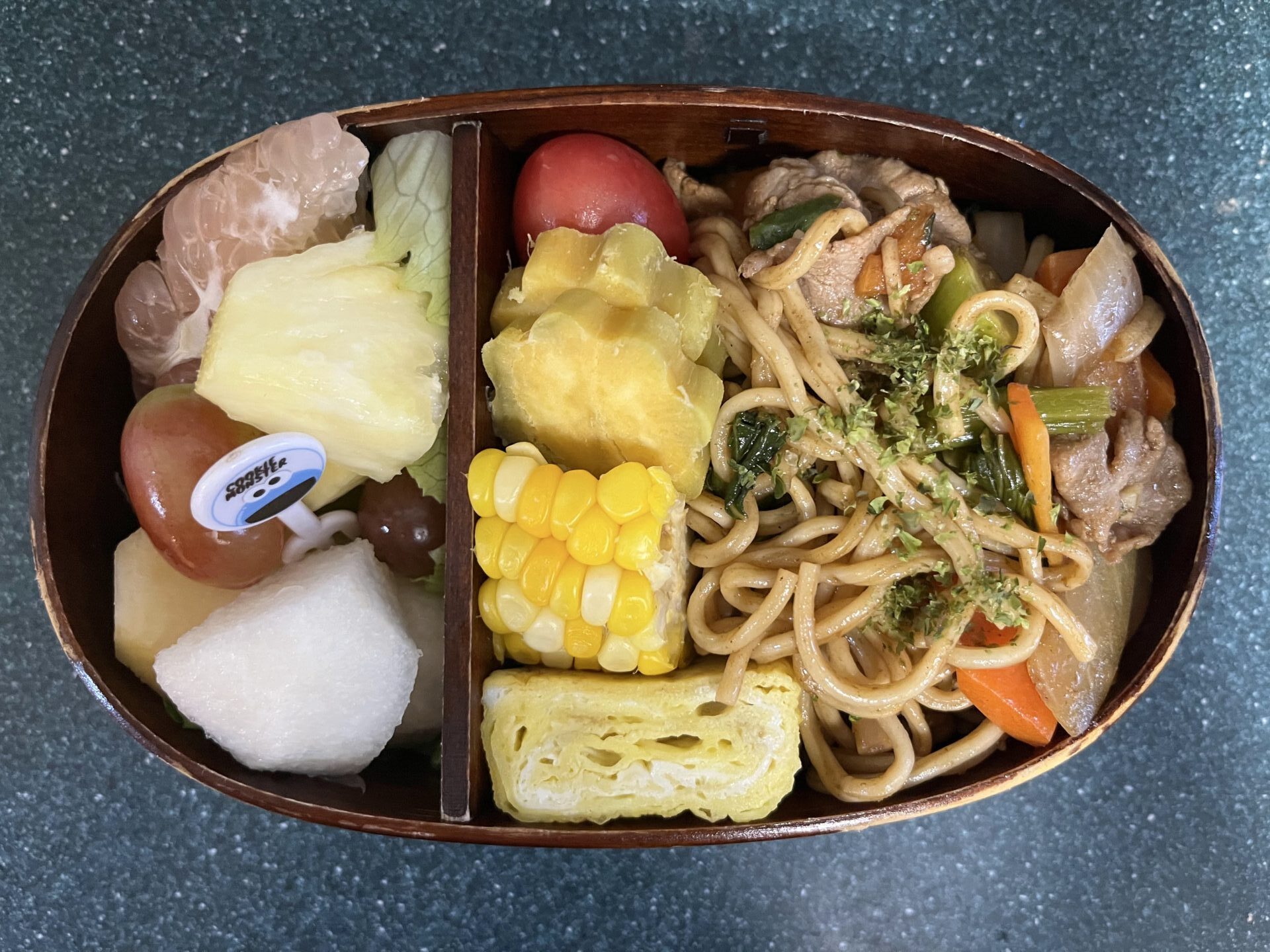 今日のお弁当(12/4)
焼きそばでした