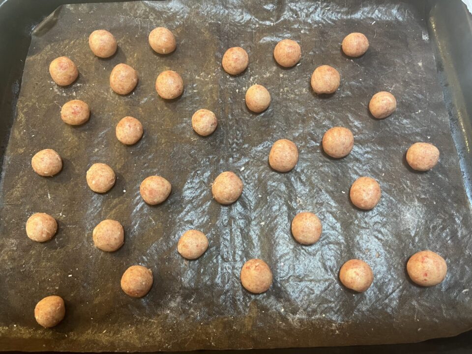 いちごぼうろ、焼成前