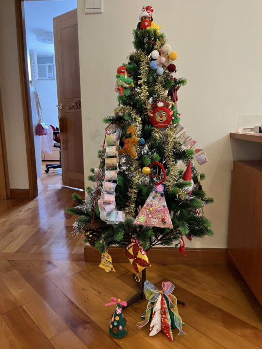 我が家の年代物のクリスマスツリー