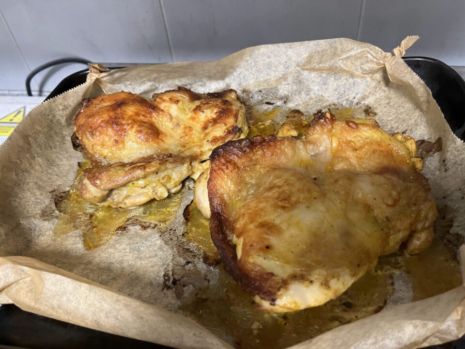 カレー風味のグリルチキン
