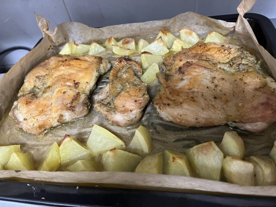 グリルチキンとポテト