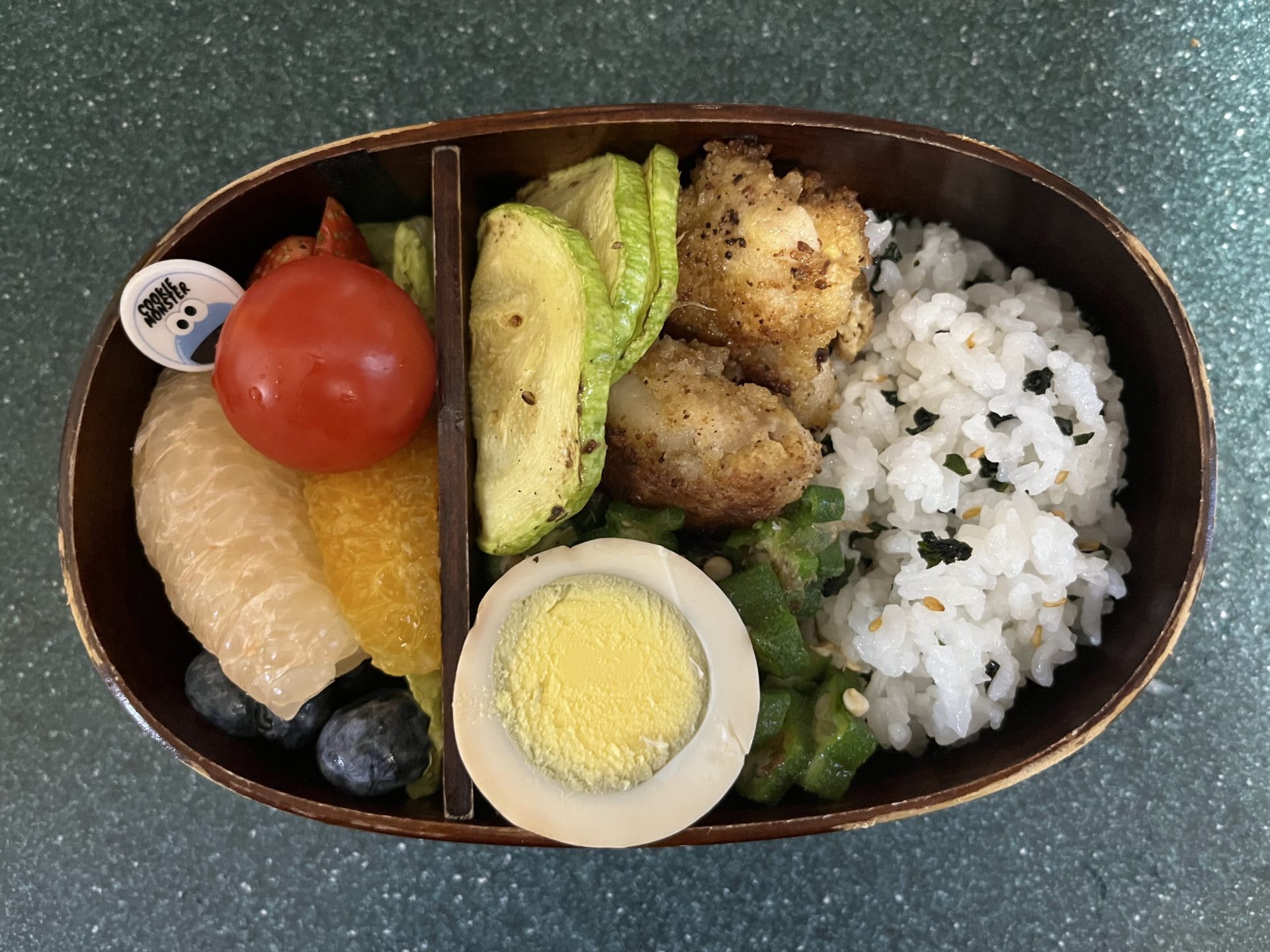 今日のお弁当(2/12)
メインは豚バラ肉でトンカツ風でした