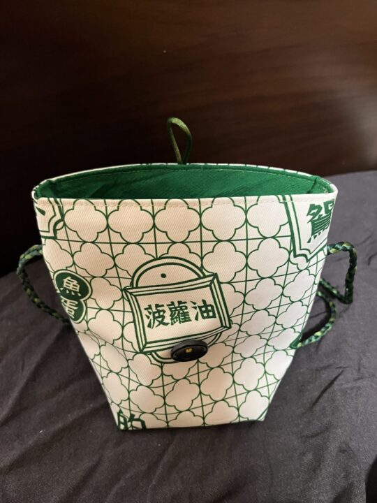 緑の茶餐廳柄ポシェット2