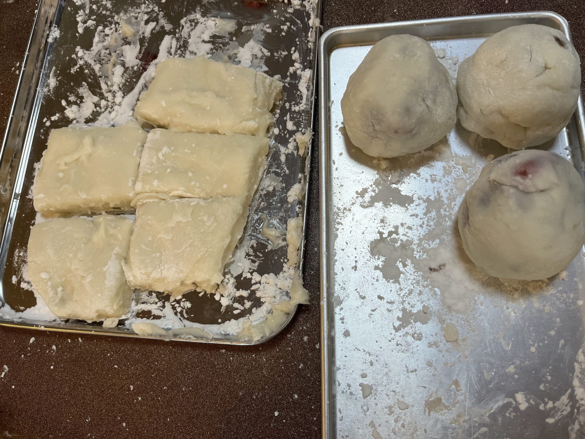 柔らかすぎる生地でなんとか包んだ大福