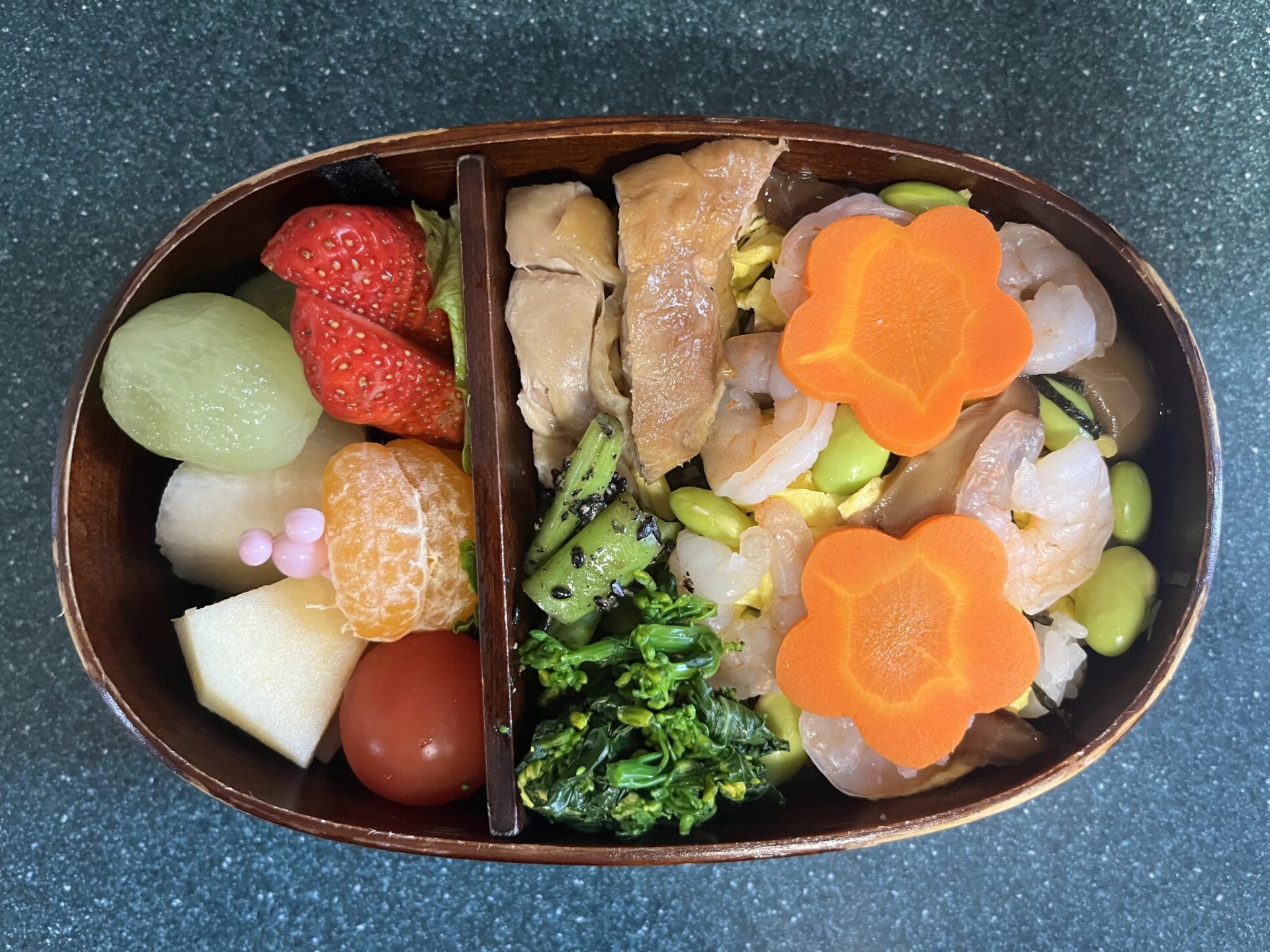 今日のお弁当(3/3)
ちらし寿司でした