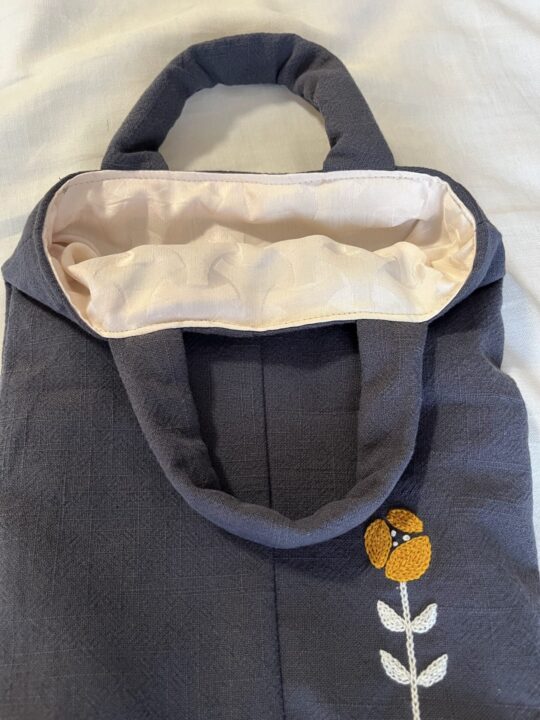 バッグの裏地に着物地を使いました