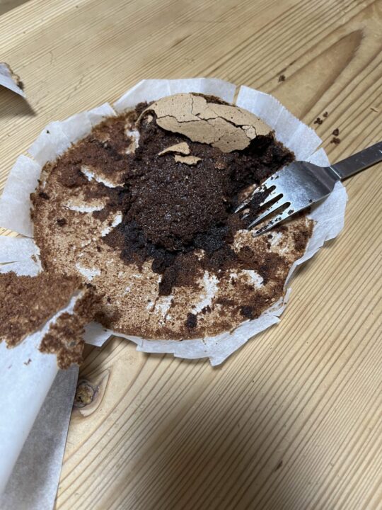 失敗したスポンジケーキを食べました
