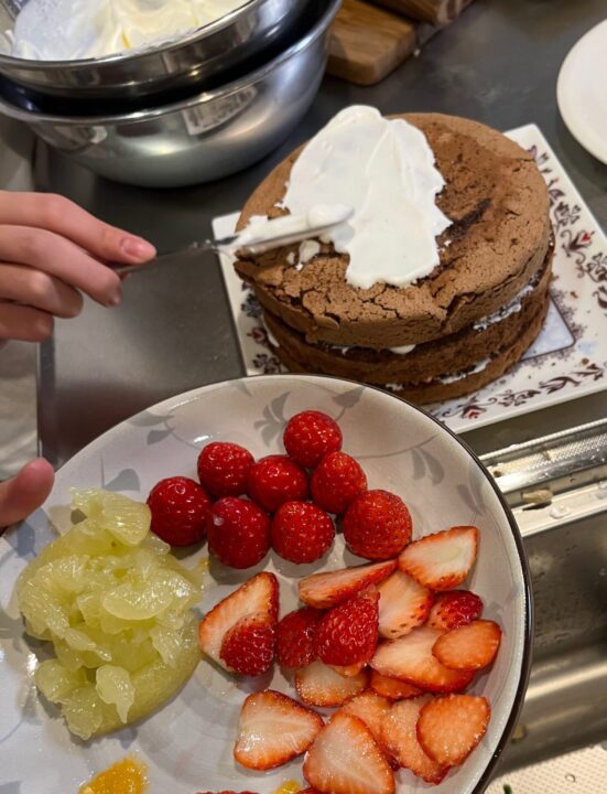 長女のケーキデコレーション