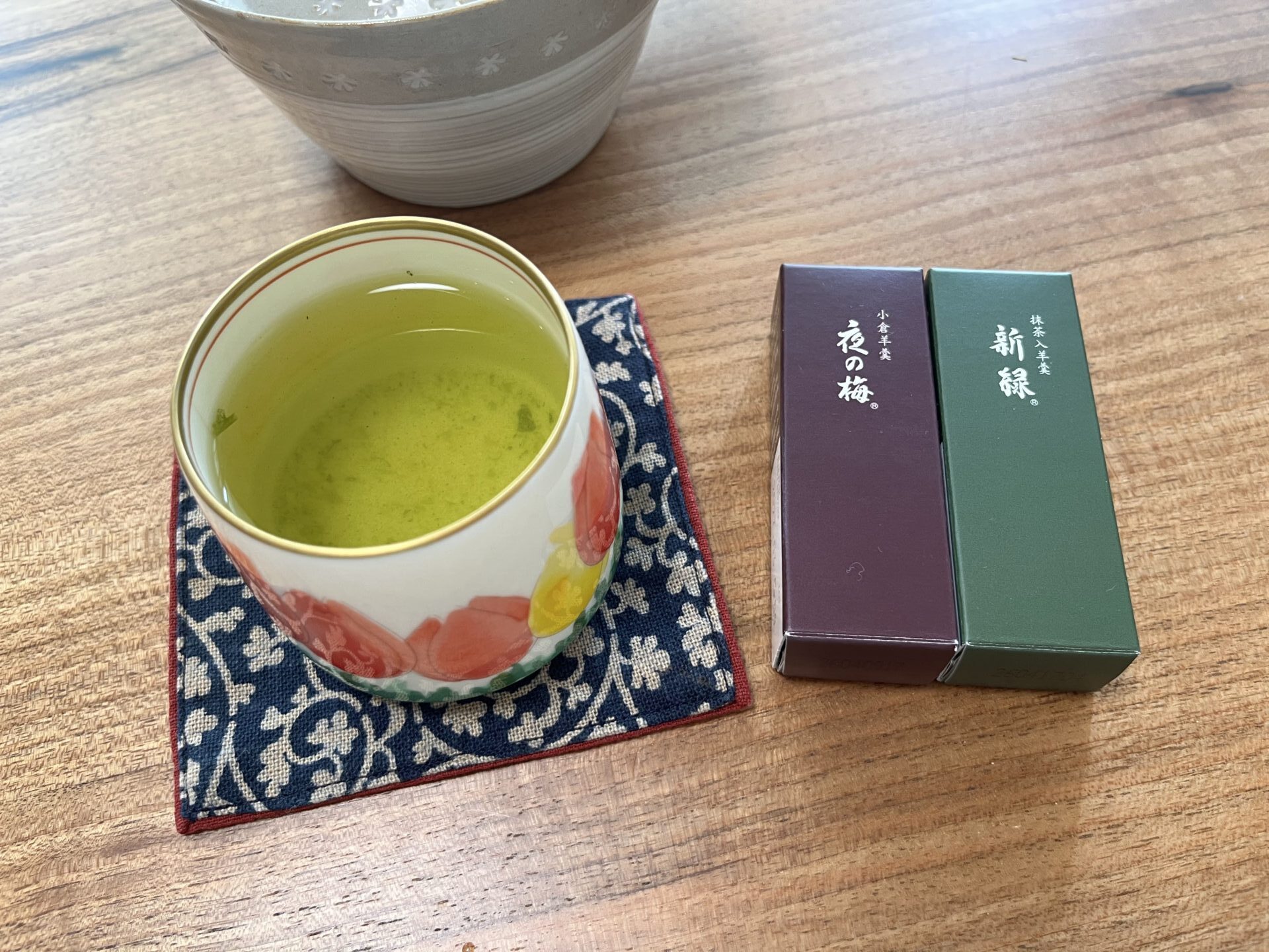 とらやさんの羊羹とお茶