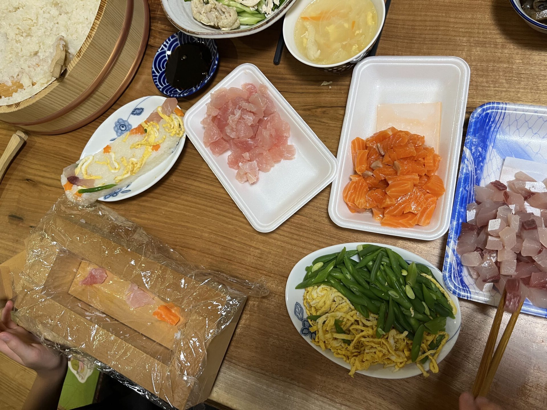 各々の好きな押し寿司を作ります