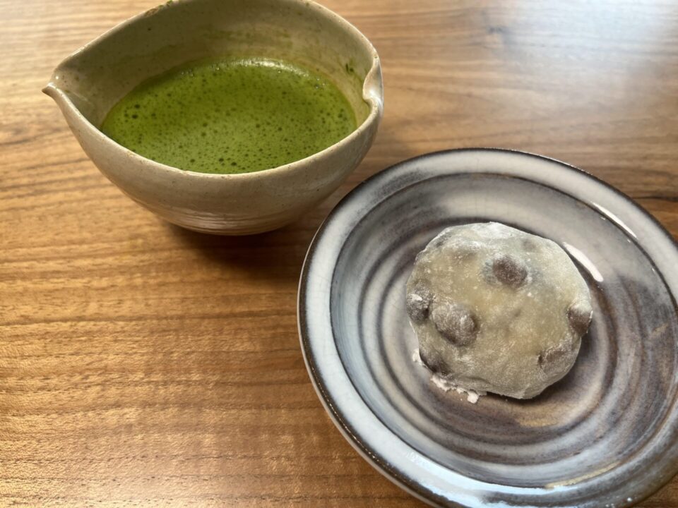 手作り豆大福と長女がたててくれたお抹茶