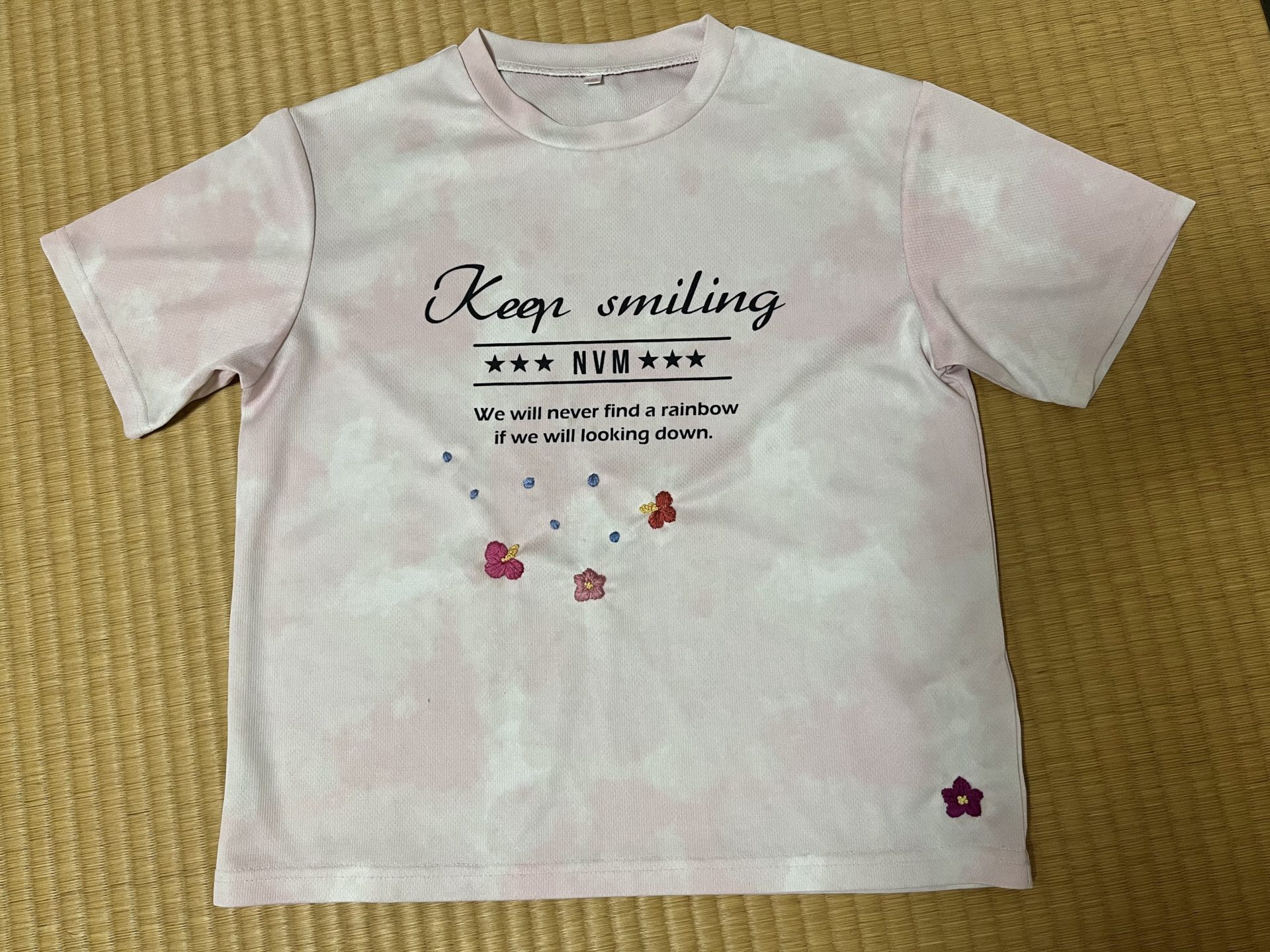 シミを刺繍で隠したTシャツ